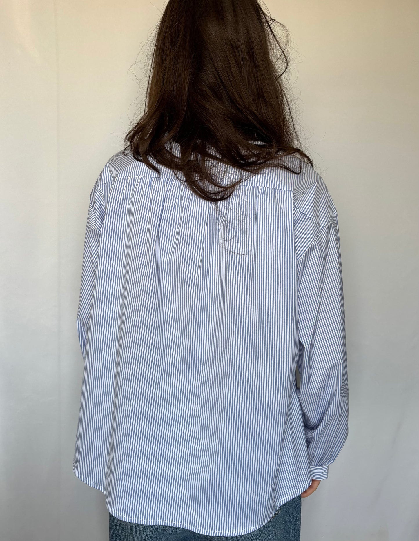 Blouse col rond à rayures - bleue