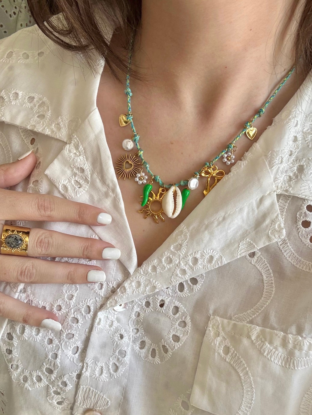 Collier cordon à breloques Shell