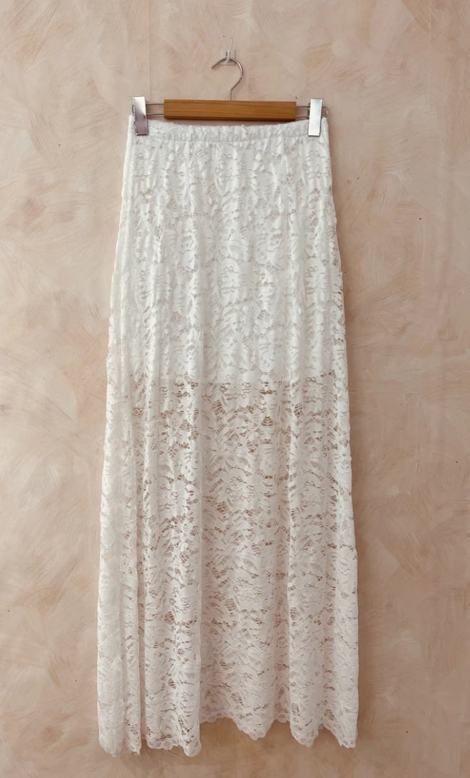 Jupe longue en dentelle - blanche