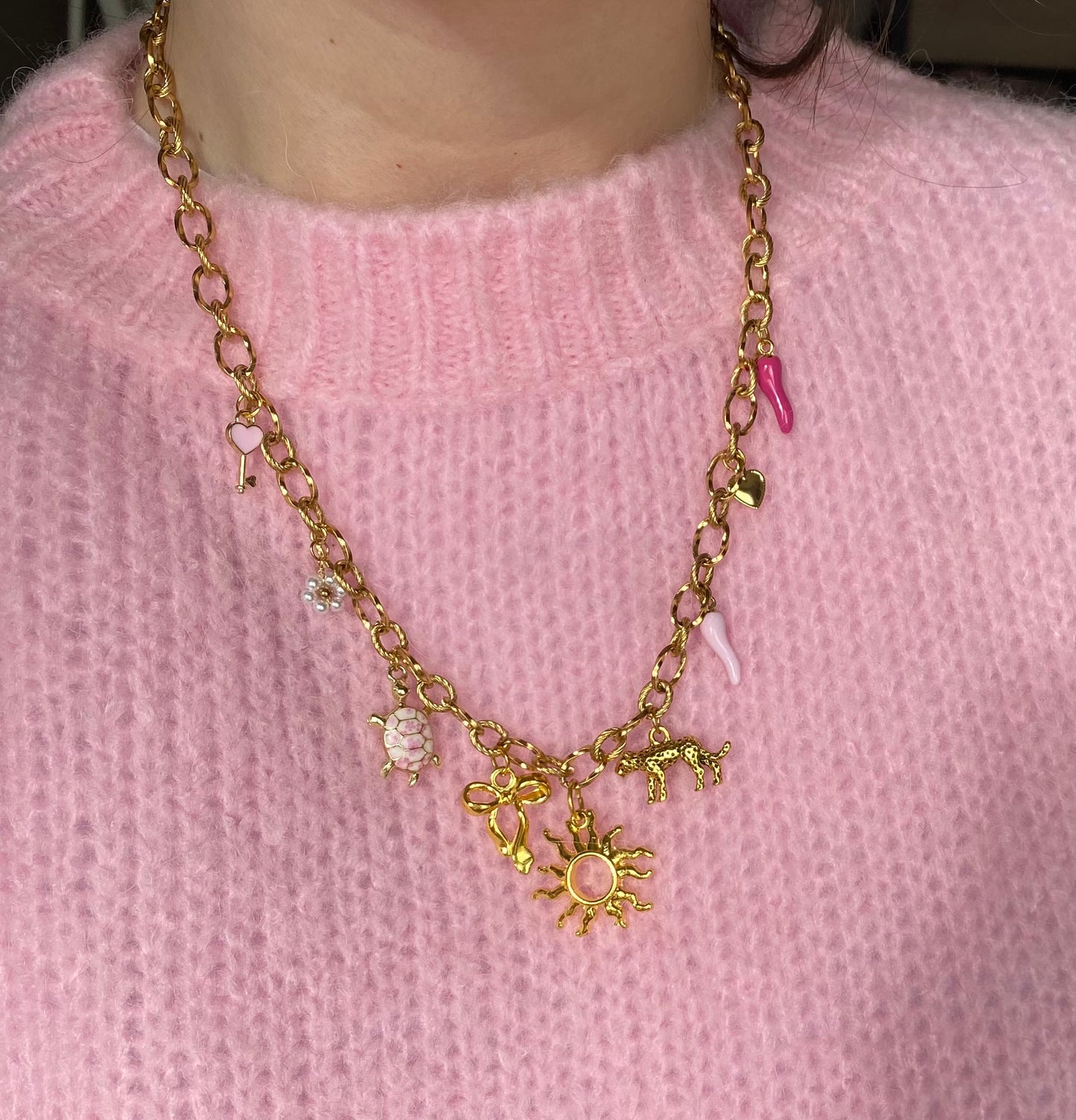 Collar con dijes