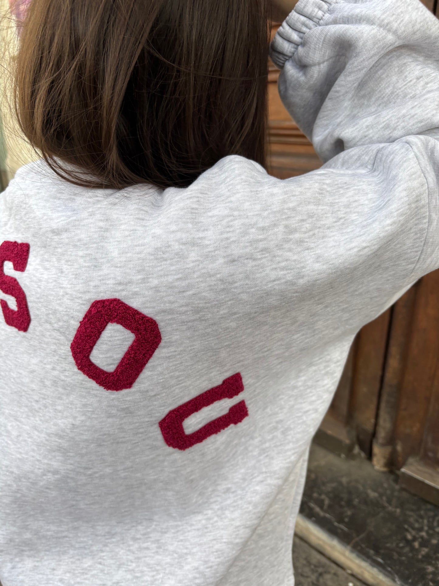 Sweat molletonné « bisou » en coton - gris