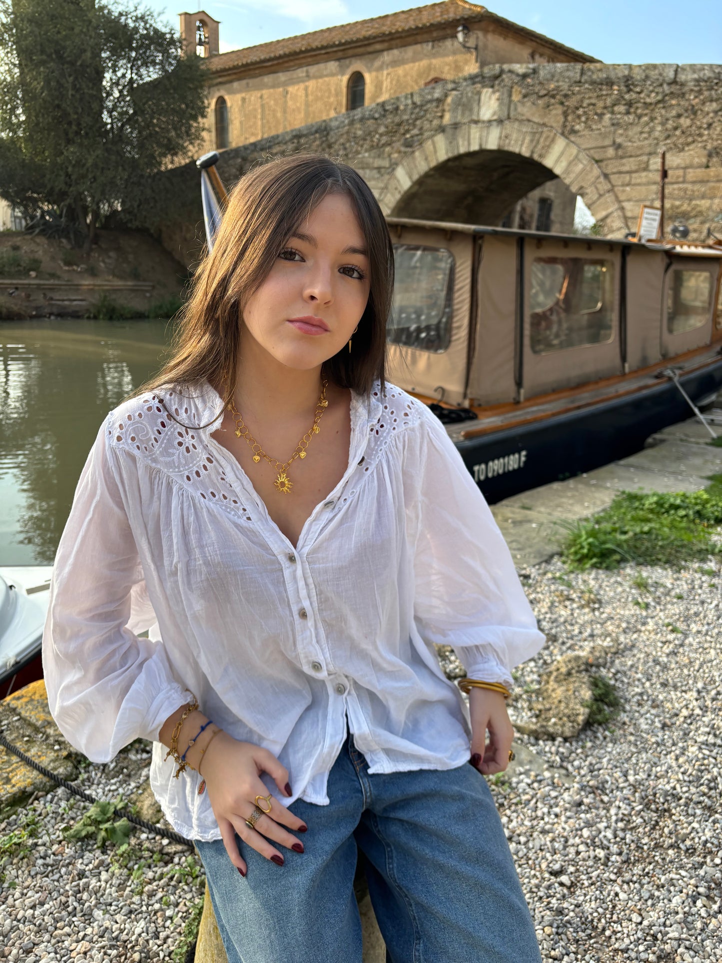 Blouse avec broderie anglaise blanche